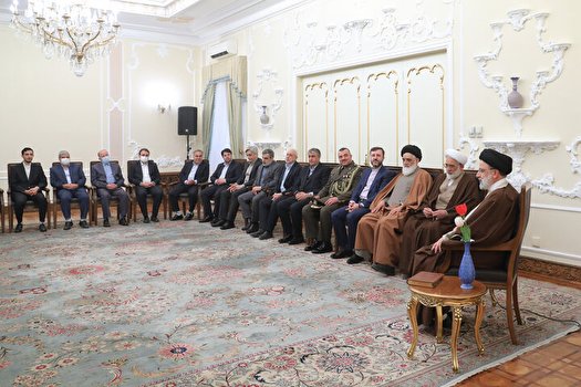 سال ۱۴۰۲ تداوم تلاش مضاعف و شبانهروزی برای خدمتگزاری است سال ۱۴۰۲ تداوم تلاش مضاعف و شبانهروزی برای خدمتگزاری است