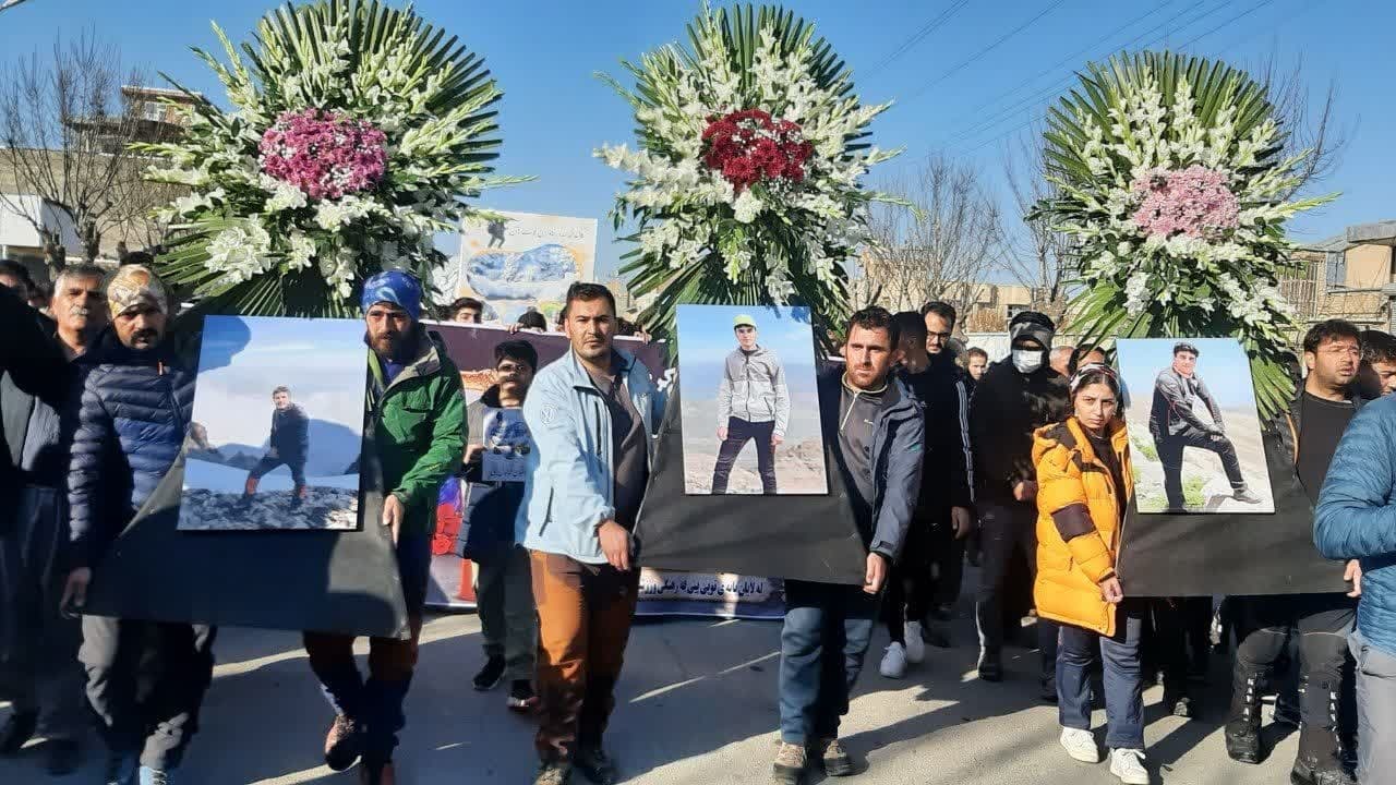 تشییع پیکر کوهنوردان نقده ای تشییع پیکر کوهنوردان نقده ای