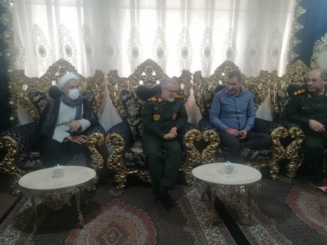 تجلیل از دو جانباز دوران دفاع مقدس در ارومیه تجلیل از دو جانباز دوران دفاع مقدس در ارومیه