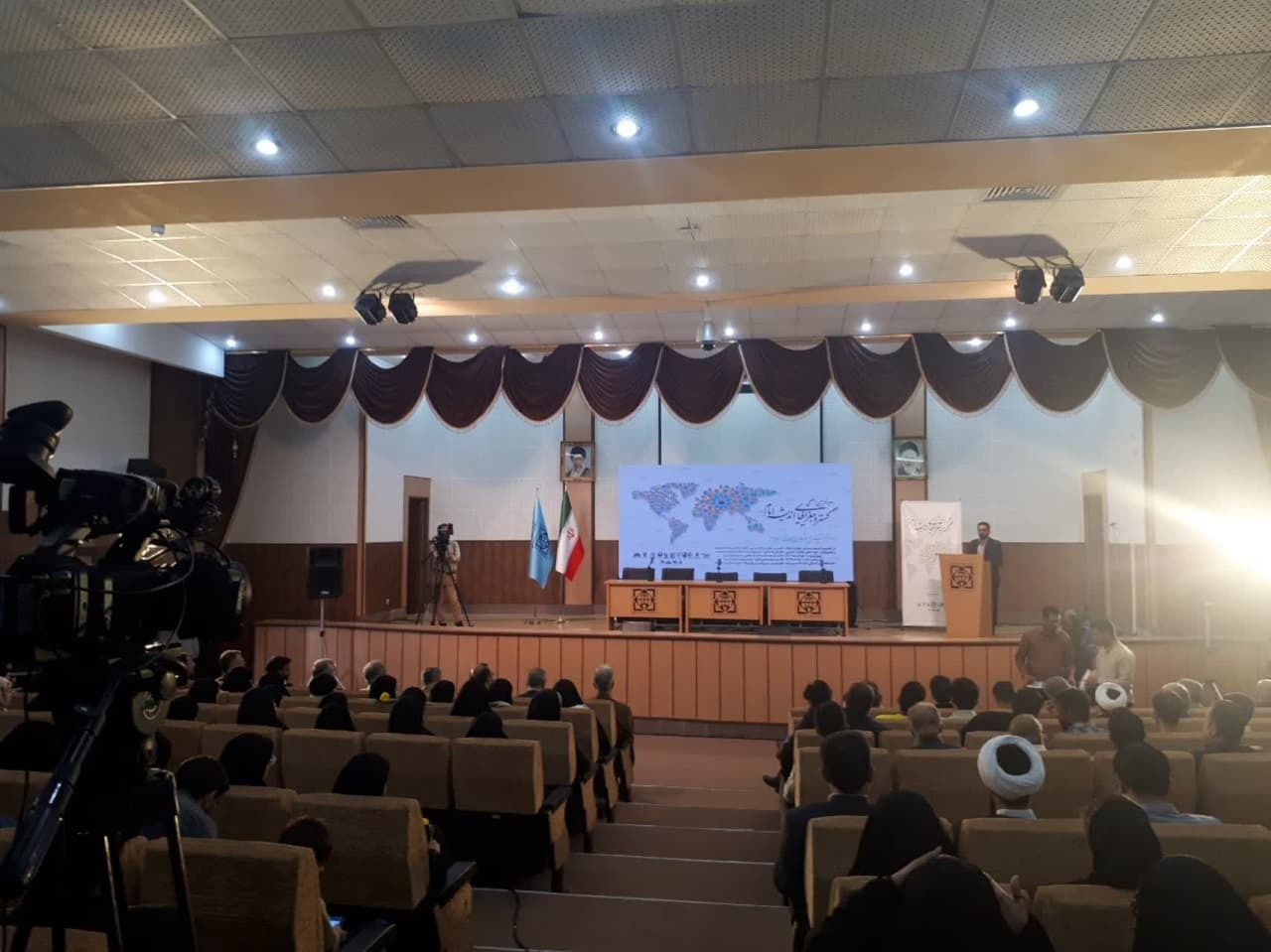 مبارزه کردن از خصوصیات امام راحل بود