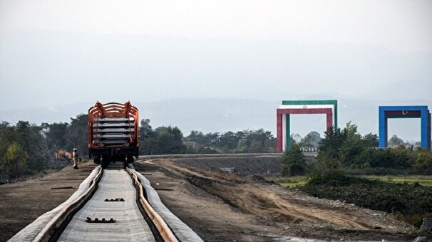 استقبال وزیر راه شهرسازی ایران از معاون نخست وزیر جمهوری آذربایجان در آستارا