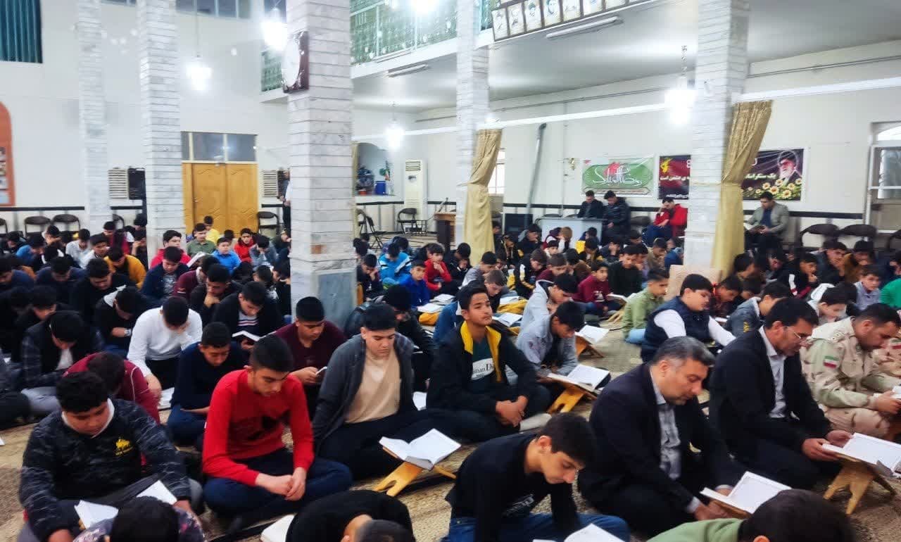 محفل انس با قران به یاد شهدای دانش آموز غزه 