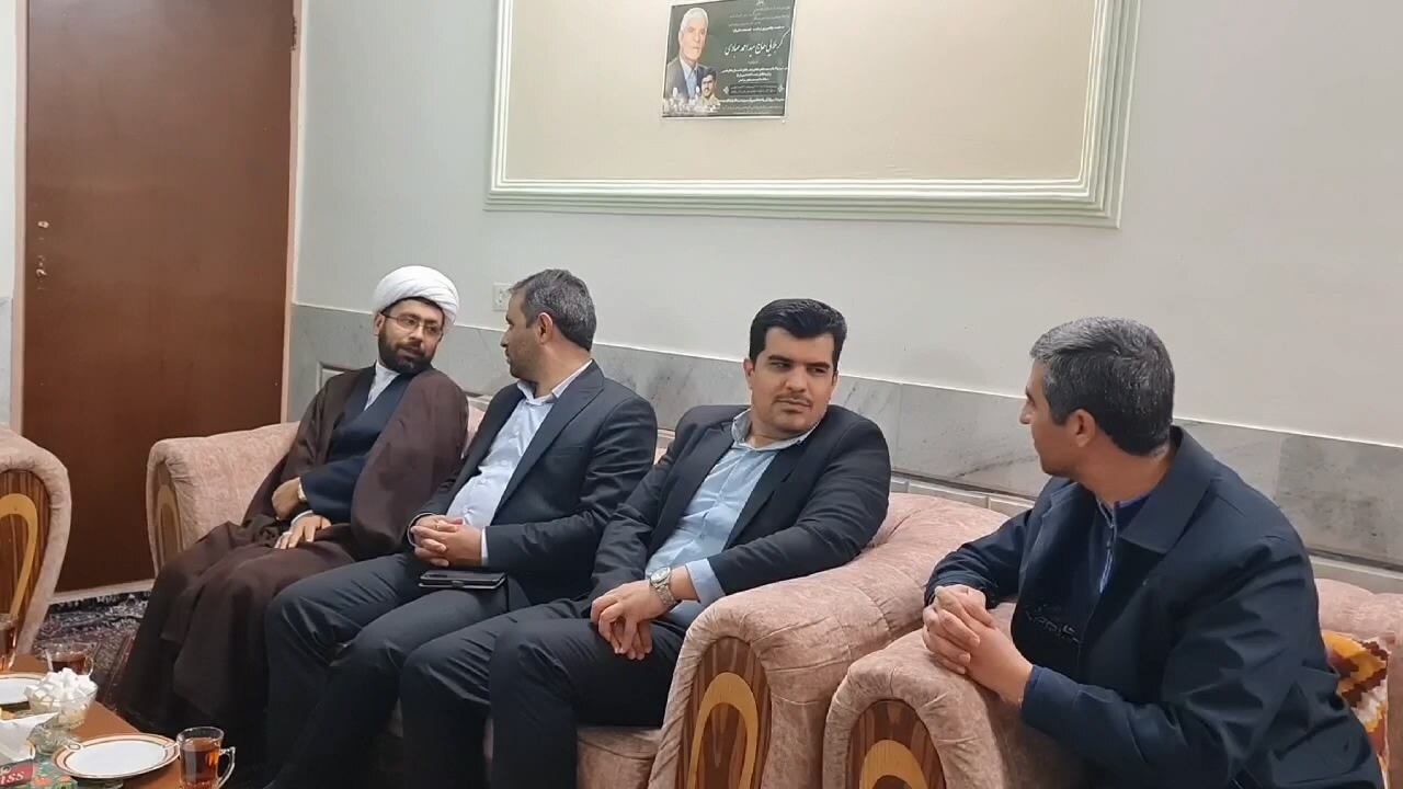 خون شهدا کشور را بیمه کرده است