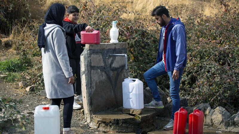 نبود آب لوله کشی در مرکز شهر کرمان