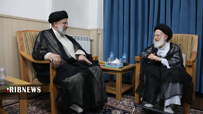 استماع نظرات و ارائه گزارش کشور به مراجع تقلید تکلیف ضروری کارگزاران است استماع نظرات و ارائه گزارش کشور به مراجع تقلید تکلیف ضروری کارگزاران است