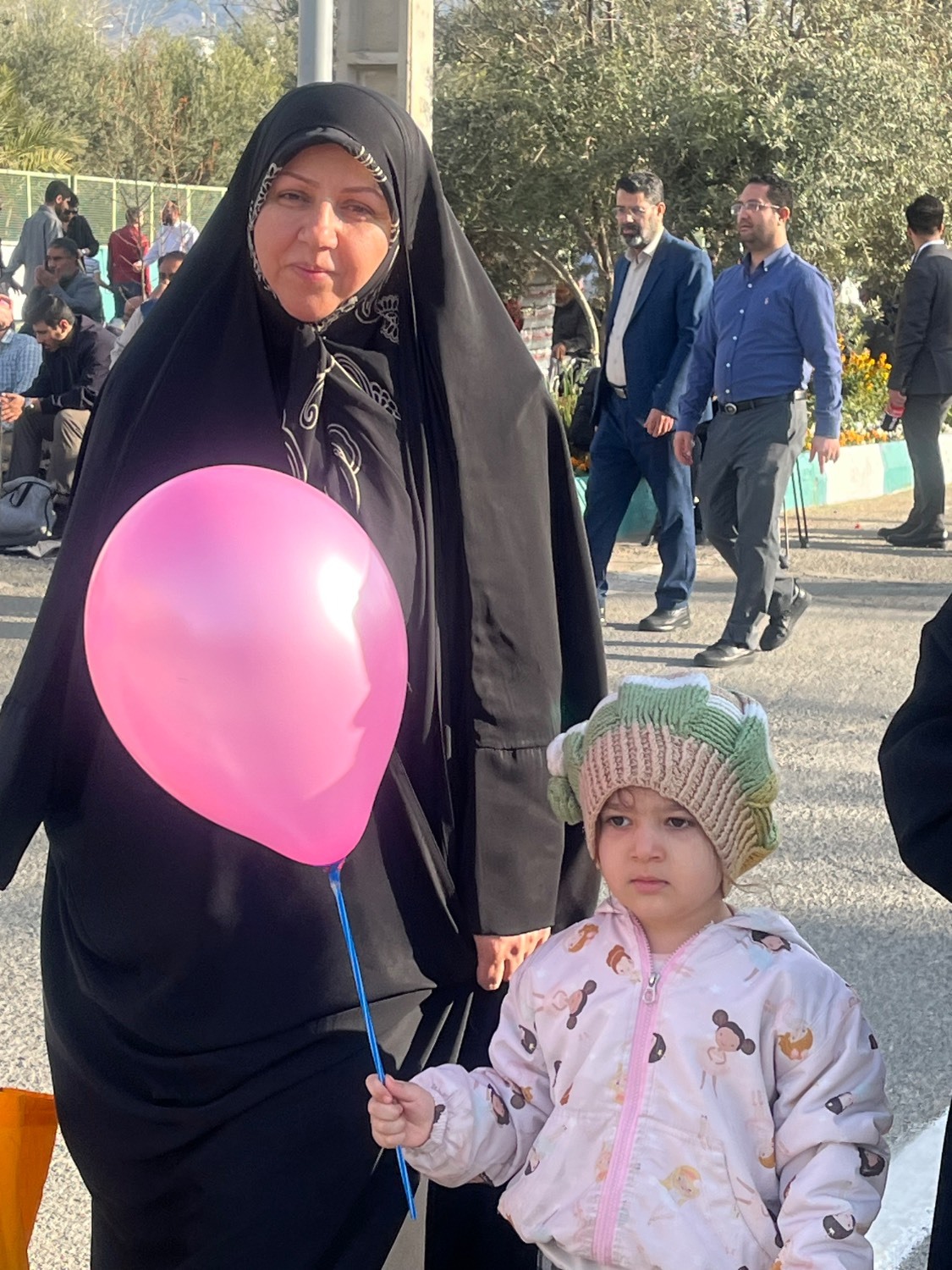 عید بندگی و مردم مومن در راه مصلی تهران