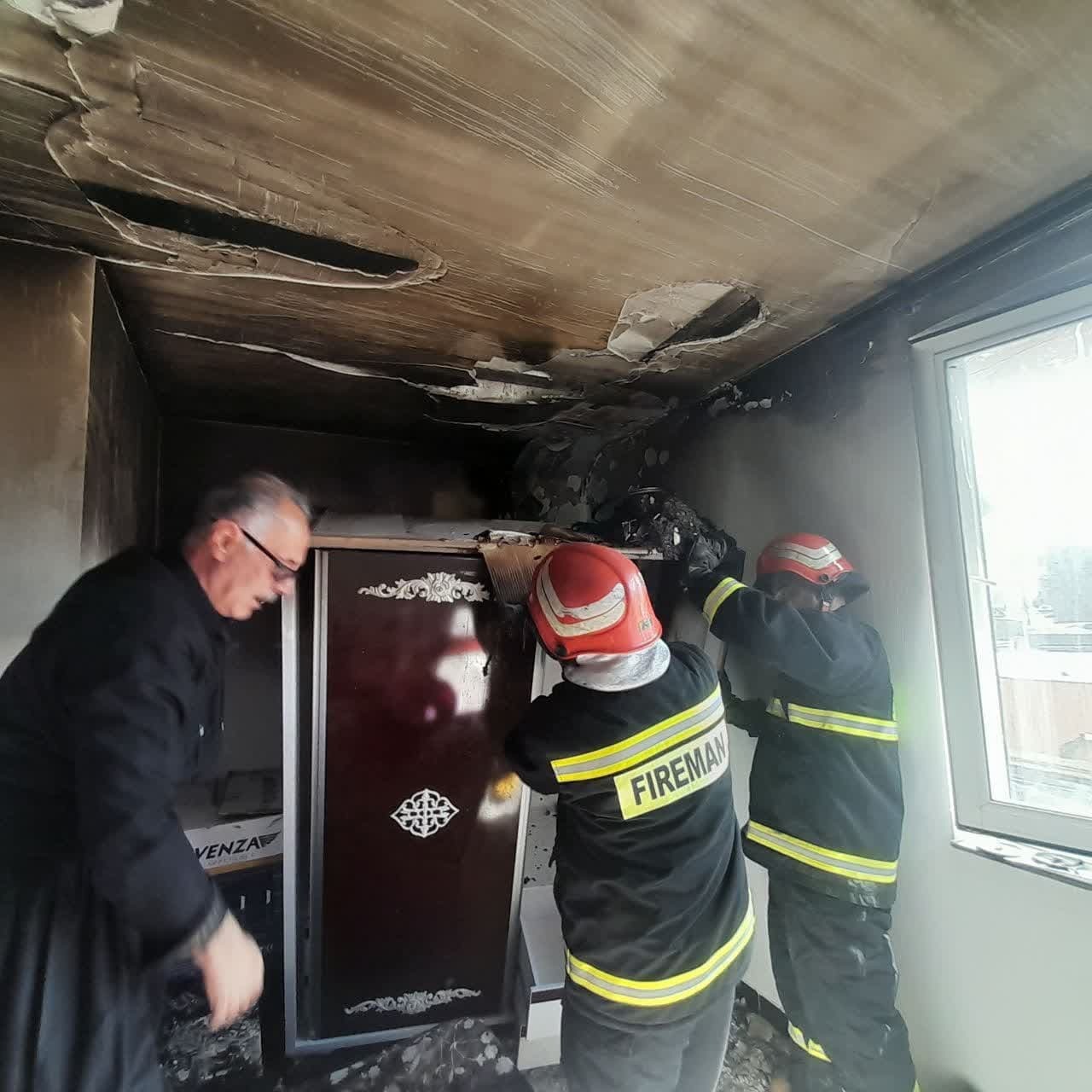 مهار آتش در منزل مسکونی در بوکان مهار آتش در منزل مسکونی در بوکان