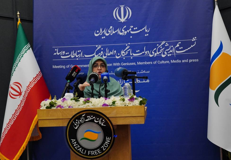 رسانهها باید از سیاه نمایی و خالی کردن دل مردم پرهیز کنند رسانهها باید از سیاه نمایی و خالی کردن دل مردم پرهیز کنند