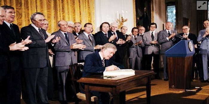 اول خرداد، آغاز حصر اقتصادی آمریکا علیه ایران