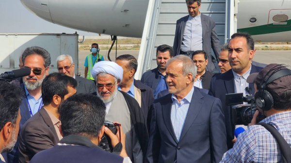 رئیس جمهور وارد هرمزگان شد