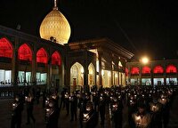 لاله‌گردانی خدام شاه چراغ در شام غریبان حسین (ع)