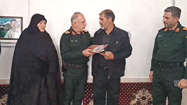 دیدار جانشین فراجا با خانواده شهید جباری در هوراند