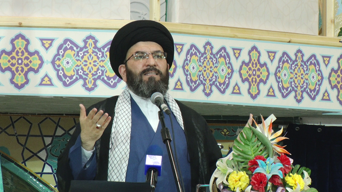 حفظ اتحاد ملی و دینی، اهمیت بسیاری دارد