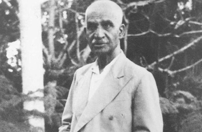 پاییز و سرگردانی در اقیانوس؛ روایتی کوتاه از روز‌های تبعید پهلوی به جزیره موریس