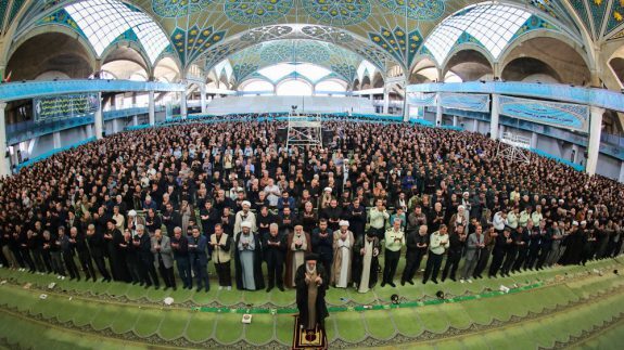 نمازجمعه اصفهان به امامت حجت الاسلام و المسلمین میردامادی نمازجمعه اصفهان به امامت حجت الاسلام و المسلمین میردامادی