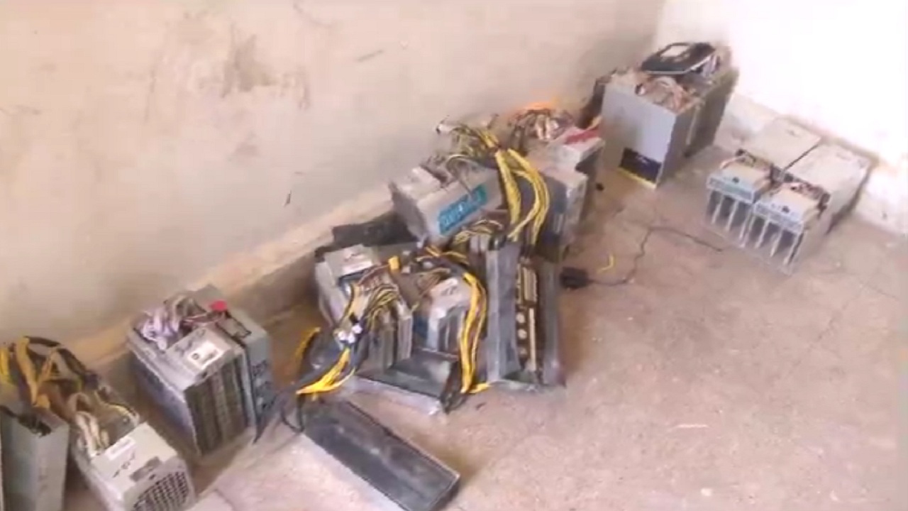 کشف ۹ دستگاه ماینر قاچاق در مراغه