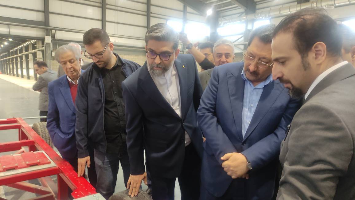 بازدید وزیر صمت از نخستین مرکز آزمون تصادف در کشور