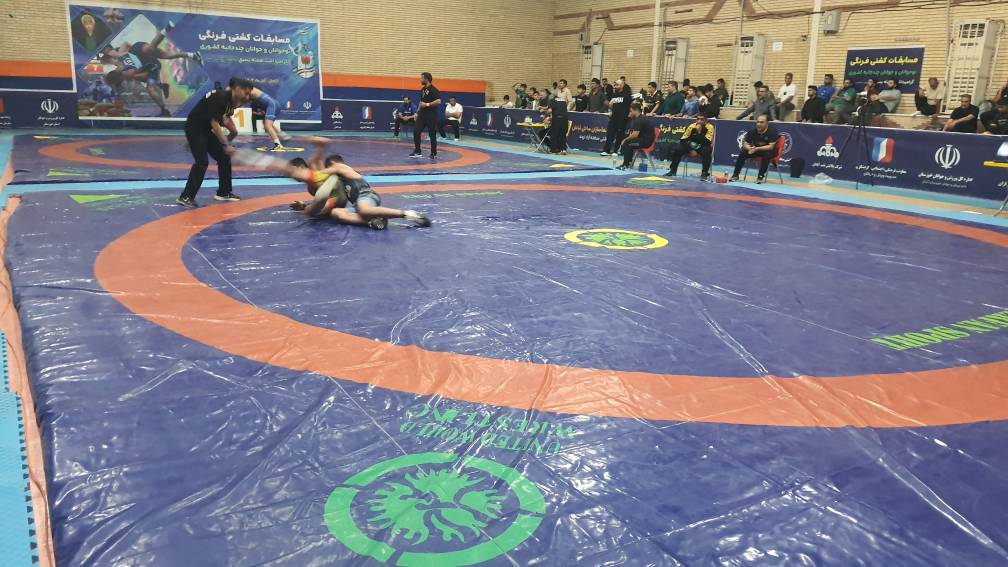 معرفی نفرات برتر رقابتهای کشتی کشور در آبادان معرفی نفرات برتر رقابتهای کشتی کشور در آبادان