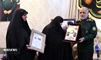 درجه سپهبدی شهید شادمانی به خانواده وی اعطاء شد