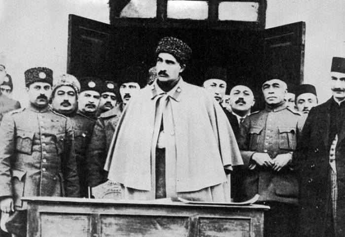 از چاله به چاه؛ روایتی از نهم آبان سالروز انقراض قاجاریه و آغاز حکومت پهلوی از چاله به چاه؛ روایتی از نهم آبان سالروز انقراض قاجاریه و آغاز حکومت پهلوی