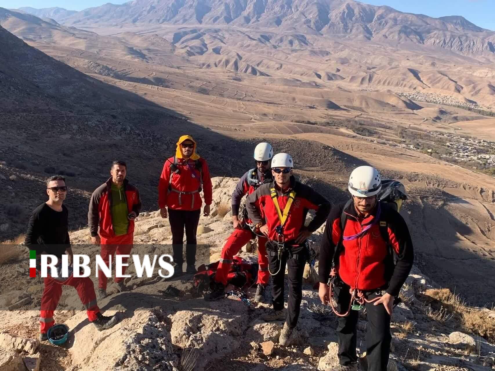 نجات مرد ۵۱ ساله در ارتفاعات کوه سالوک اسفراین  نجات مرد ۵۱ ساله در ارتفاعات کوه سالوک اسفراین