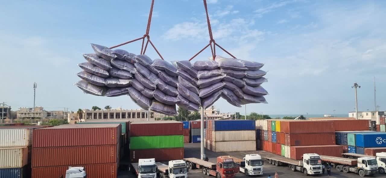 جابه‌جایی بیش‌از ۸۸ هزار تن کالای اساسی در استان بوشهر