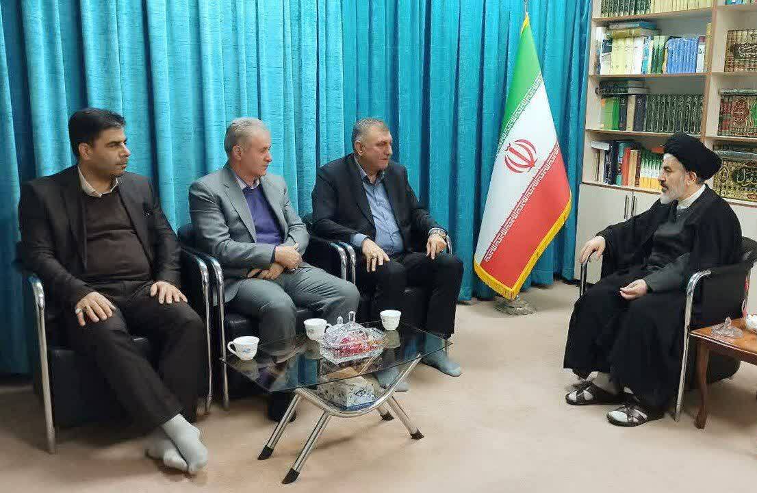 دیدار مدیرعامل شرکت گاز آذربایجان‌غربی با نماینده ولی‌فقیه در استان