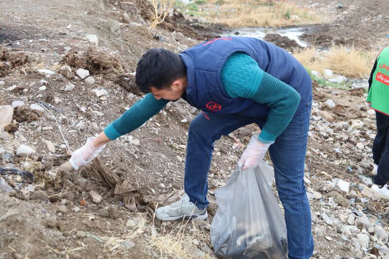 پاکسازی طبیعت زنجان به همت دوستداران محیط زیست پاکسازی طبیعت زنجان به همت دوستداران محیط زیست