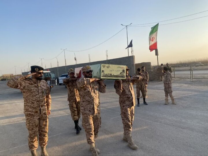 استقبال از پیکر پاک یک شهید گمنام در مرز جنوب غرب استقبال از پیکر پاک یک شهید گمنام در مرز جنوب غرب