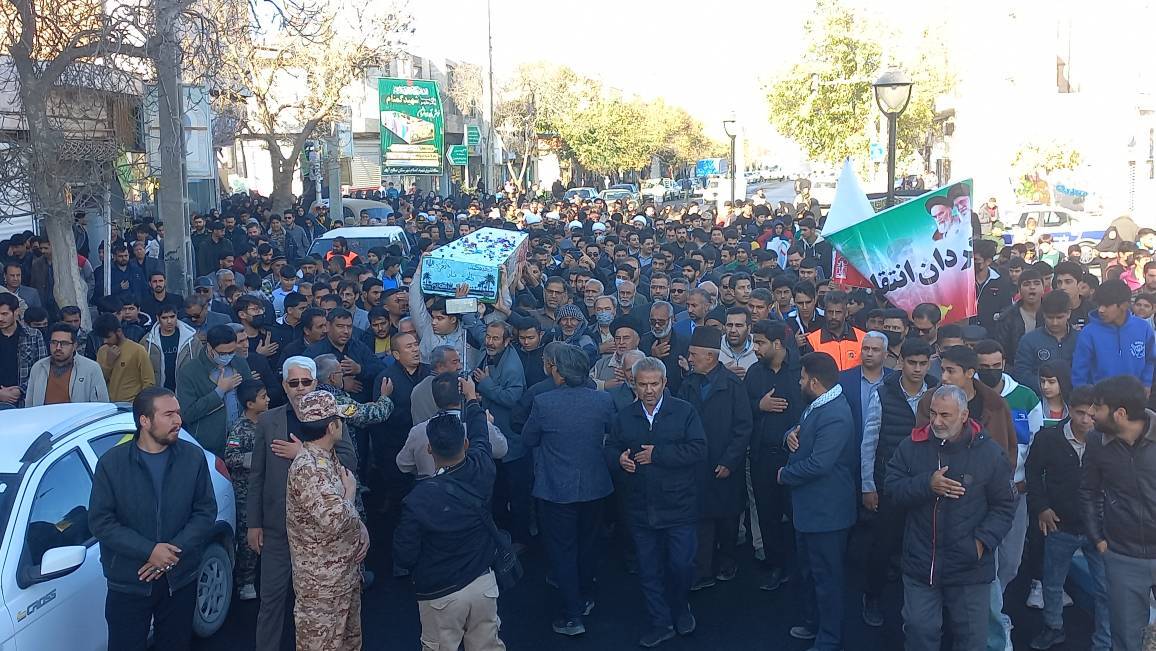 صالحآباد و جنت آباد یکپارچه در بدرقه شهید گمنام صالحآباد و جنت آباد یکپارچه در بدرقه شهید گمنام