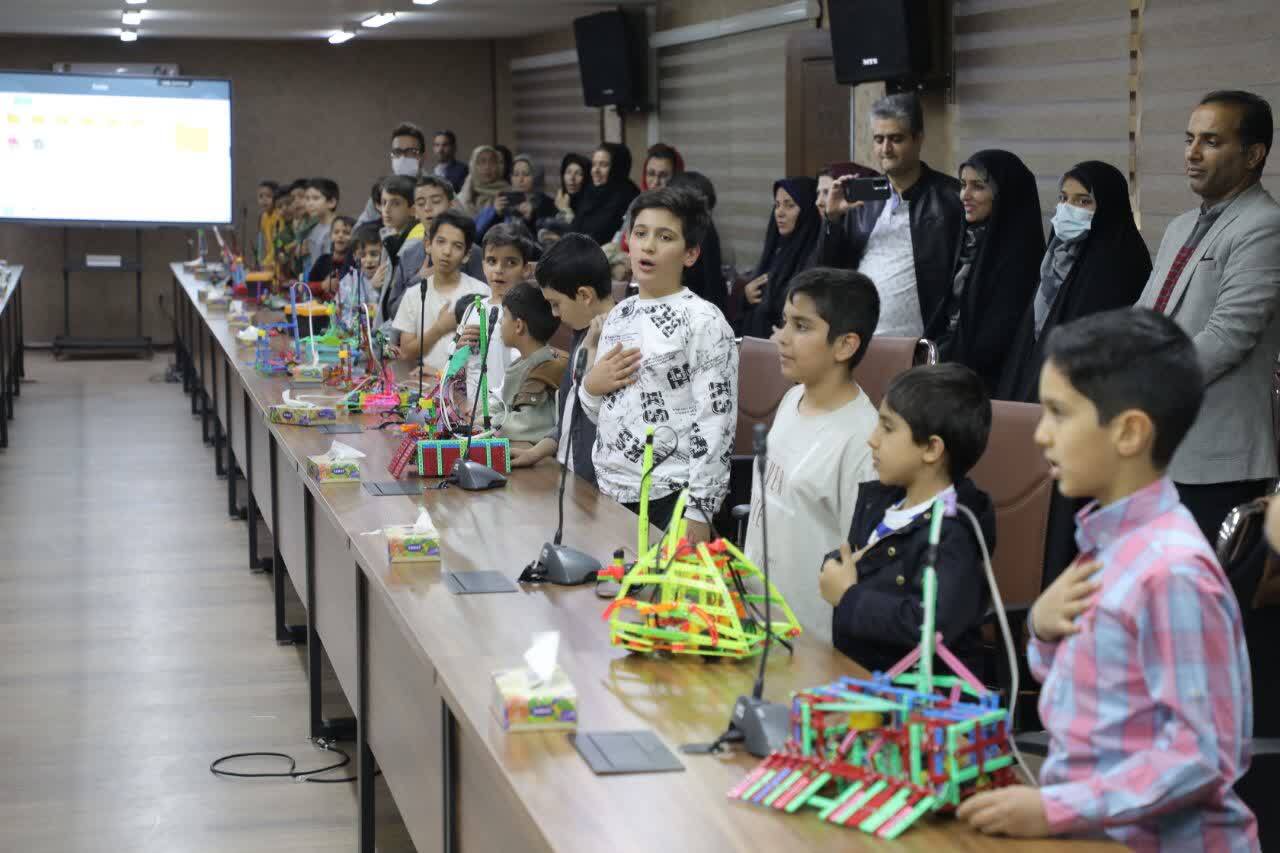 اختتامیه مسابقات رباتیک «فوتبالیست و جنگجو» در یزد