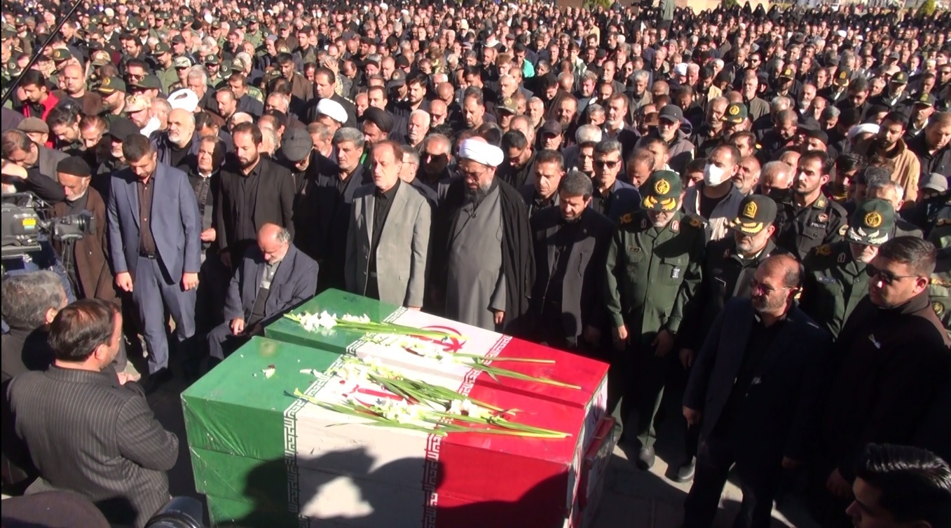 پیام شهدا این است که در هر شرایطی از ولایت جدا نشویم