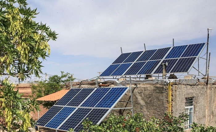 مددجویان آذربایجان‌غربی صاحب درآمد از برق خورشیدی شدند