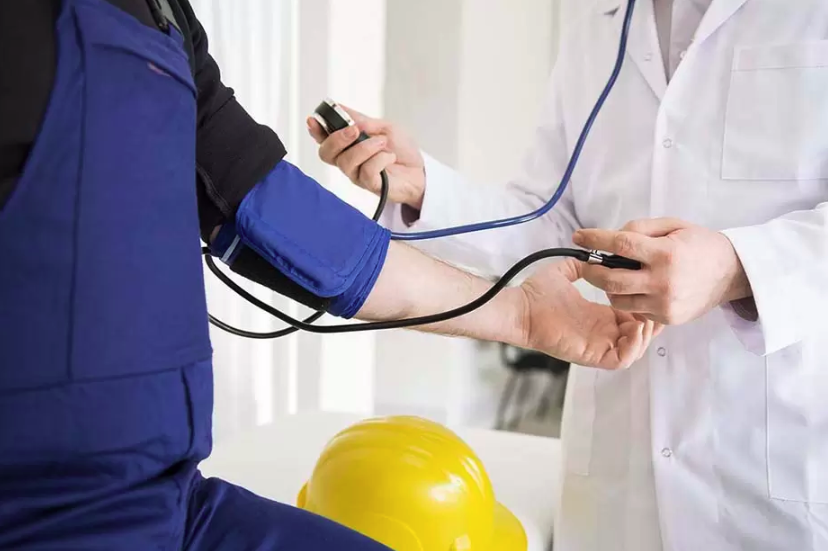 انجام معاینات سلامت شغلی بیش از ۹۴ هزار شاغل در خوزستان