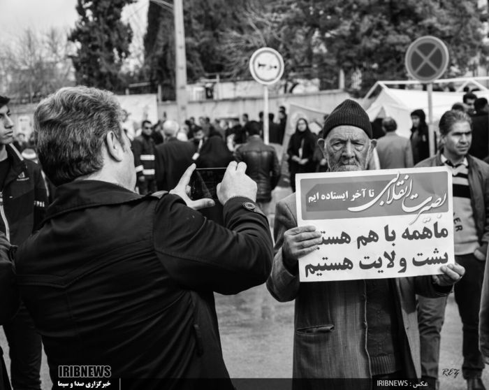 شکوه حضور مردم لرستان  در چهل سالگی انقلاب

عکس: محمد رضا مختاری فر